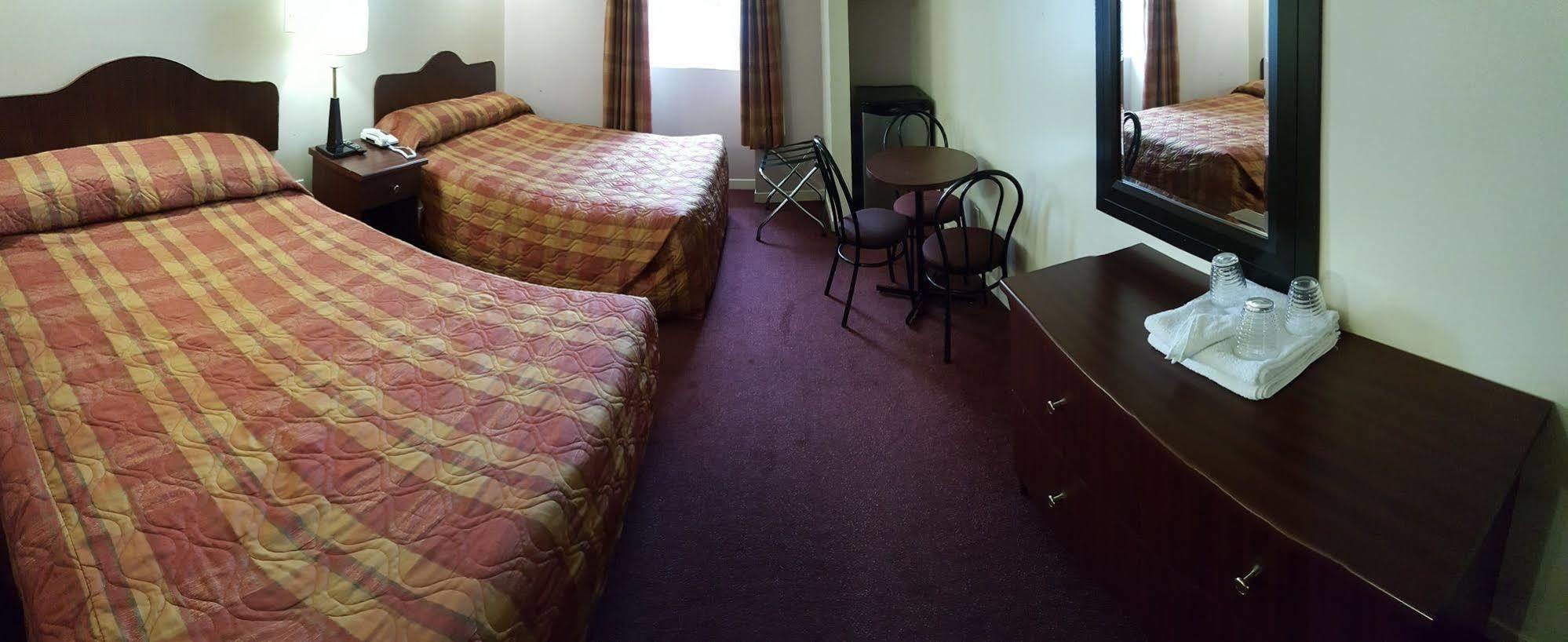 Econo Lodge Montreal Exterior photo